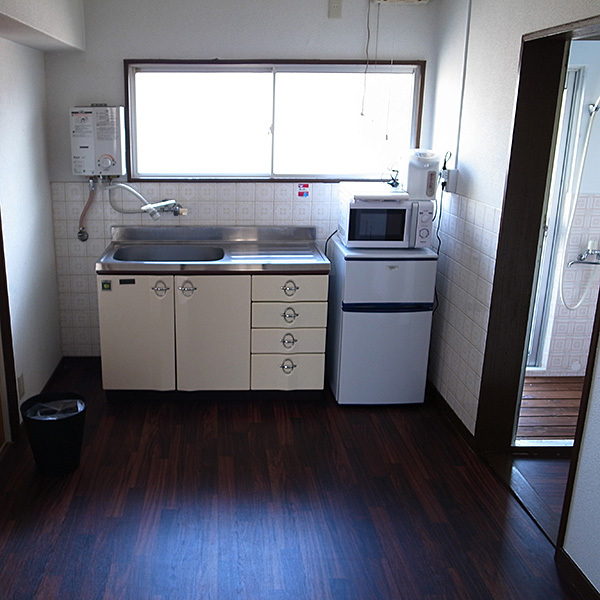 2DK (kitchen)