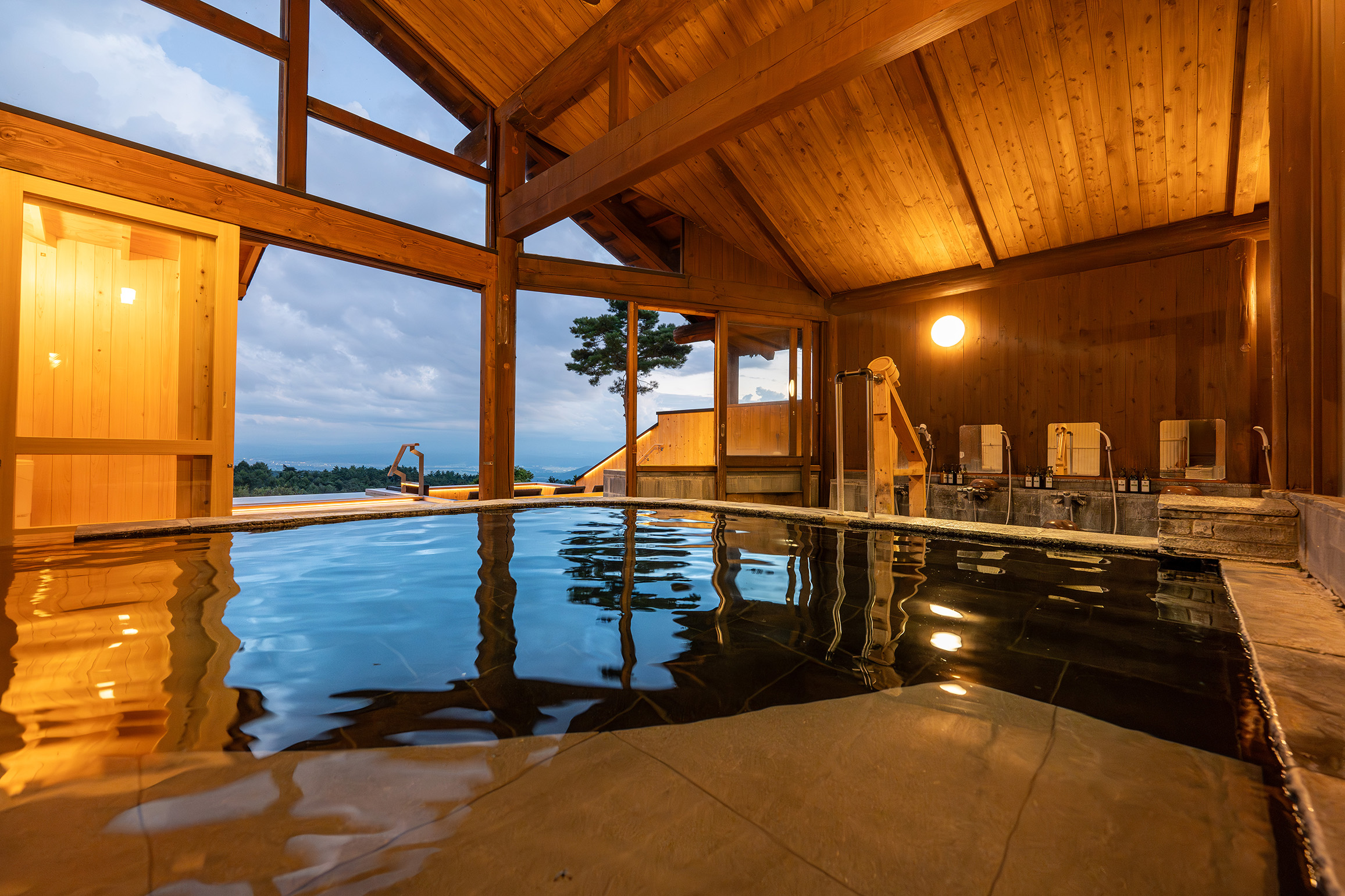 展望露天風呂雲の助