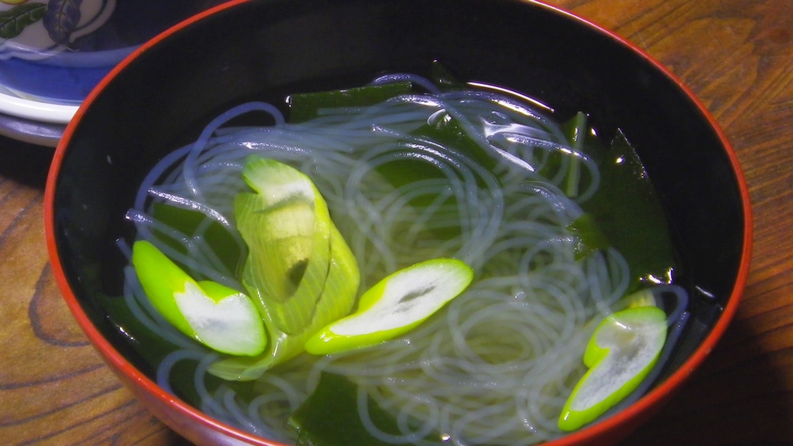 *夕食一例/ほっとする味わい。お吸い物。