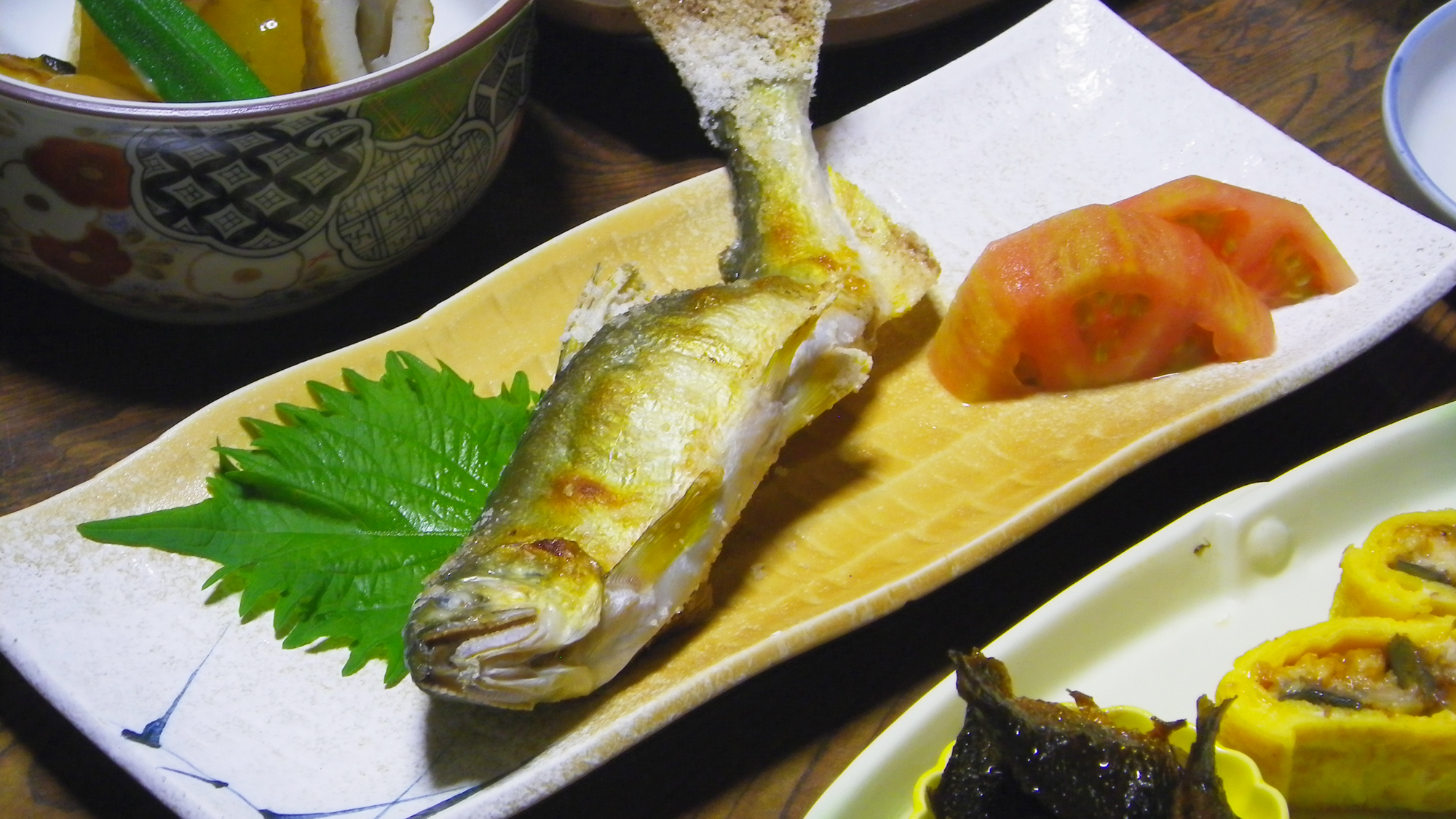 *夕食一例/川魚の塩焼きに舌鼓