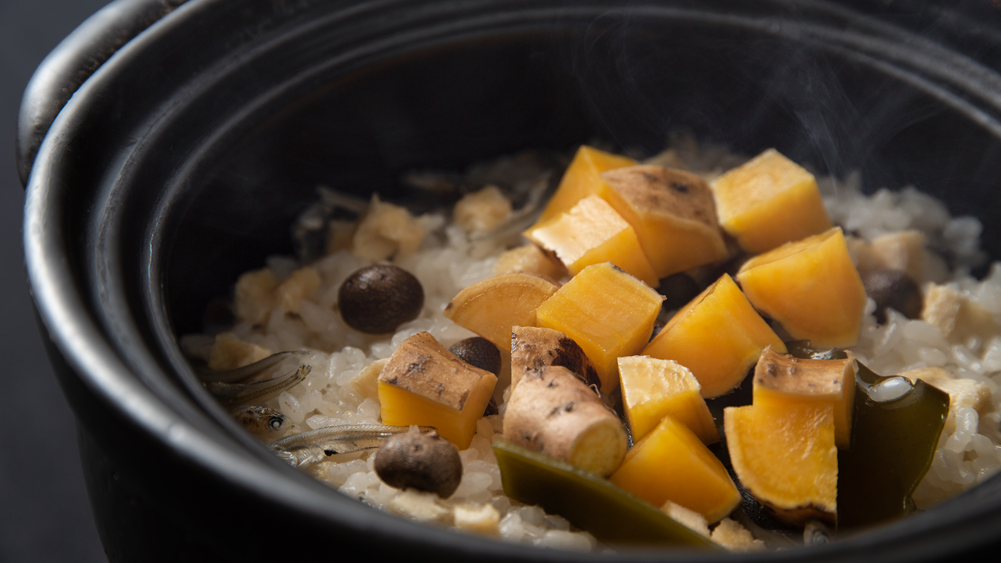 *［京新感和食一例］炊き立ての土鍋釜ご飯