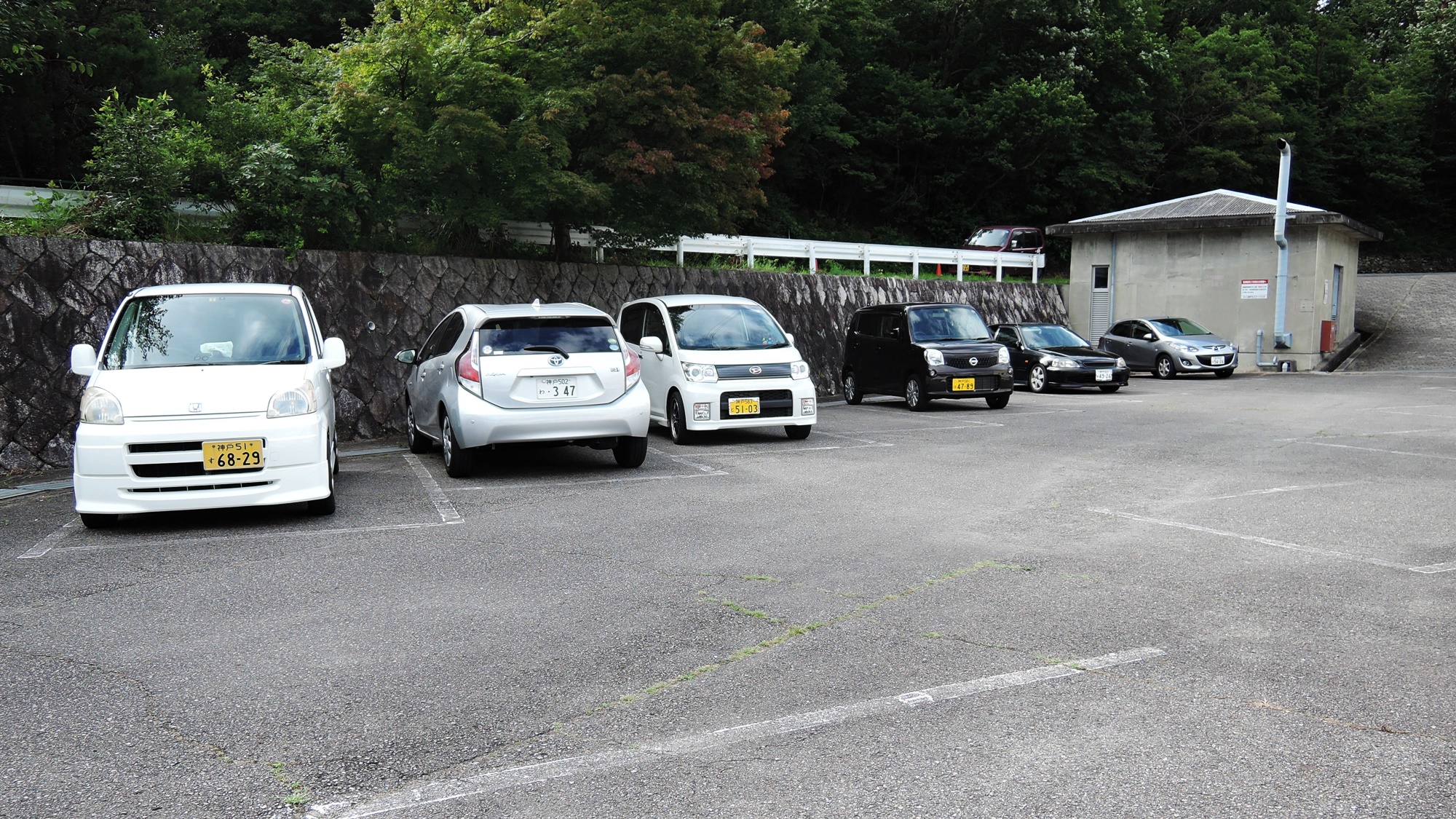 *敷地内一例：駐車場