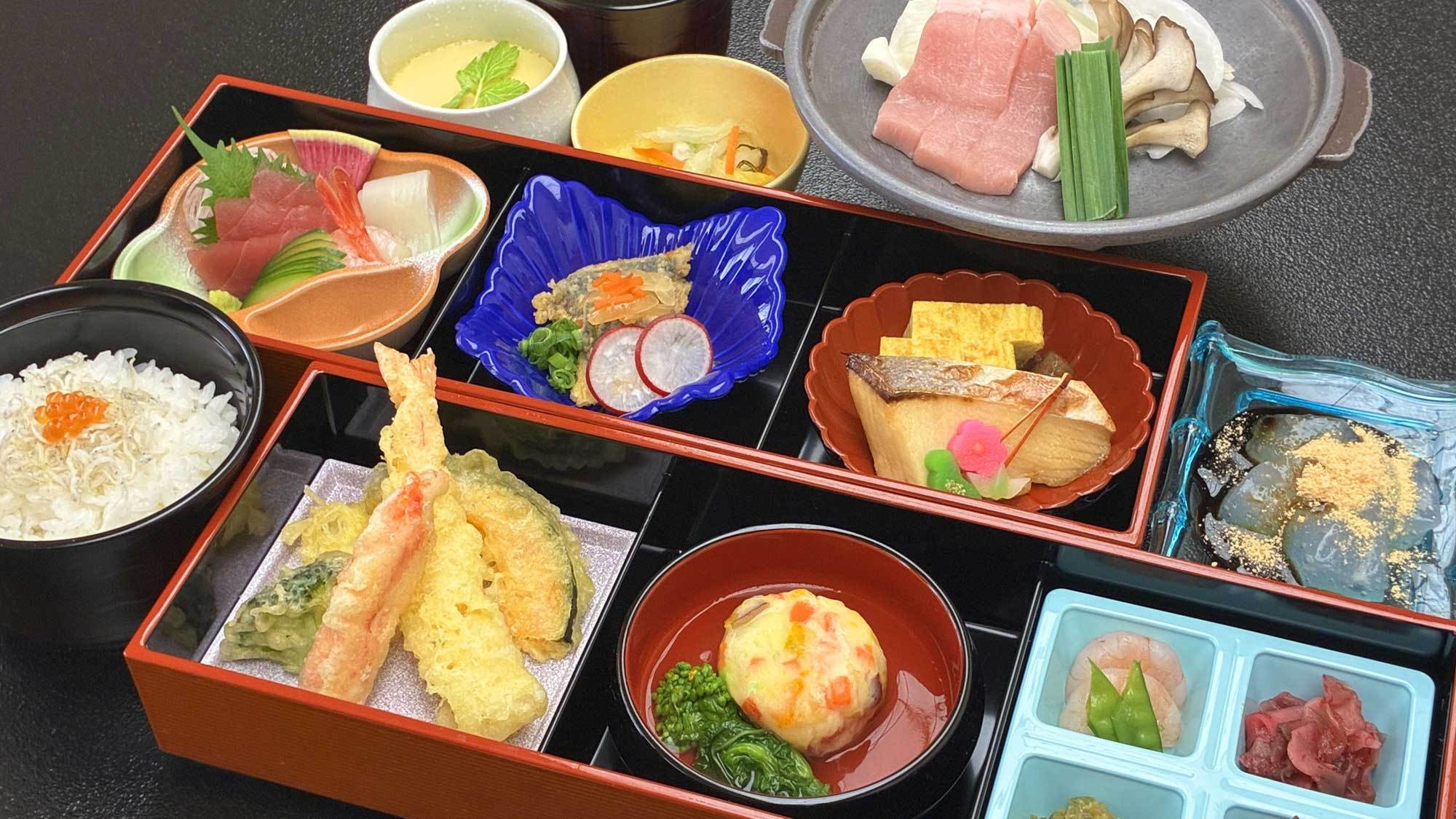 【土日祝限定】レストランで愉しむ季節の美食旬を彩る「和の彩重」堪能プラン（夕朝食付）