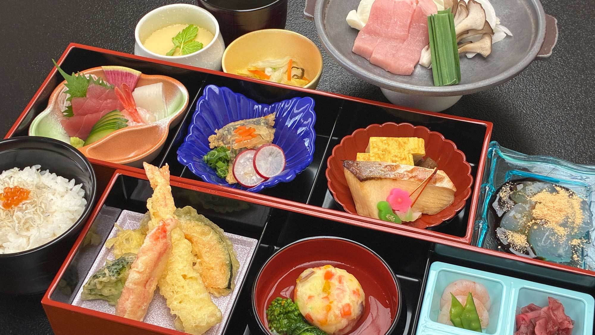 【土日祝限定】レストランで愉しむ季節の美食旬を彩る「和の彩重」堪能プラン（夕朝食付）