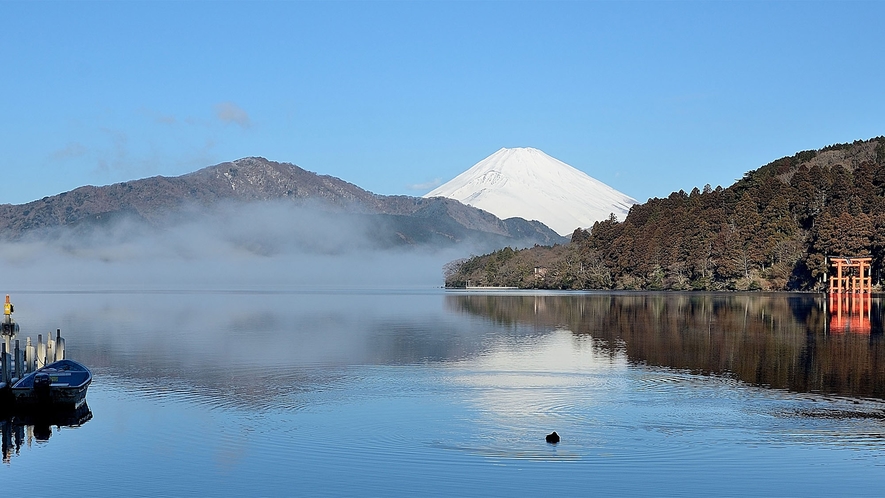 ■芦ノ湖・富士山（冠雪）