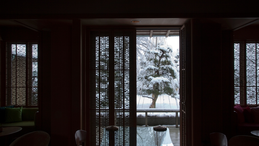 雪景色を、お部屋の中でゆっくりあたたまりながら楽しむのも粋。
