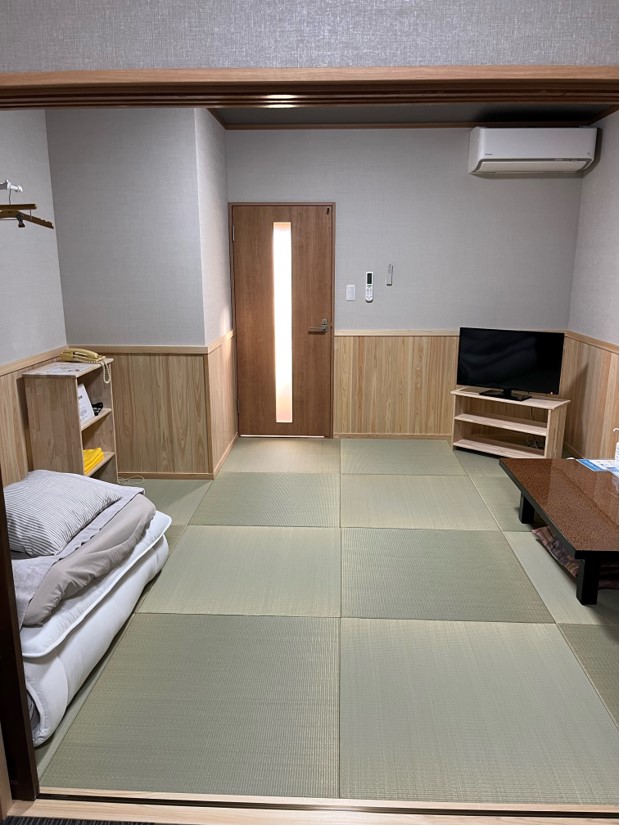 【禁煙】和洋室四人部屋（バス・トイレ共用）