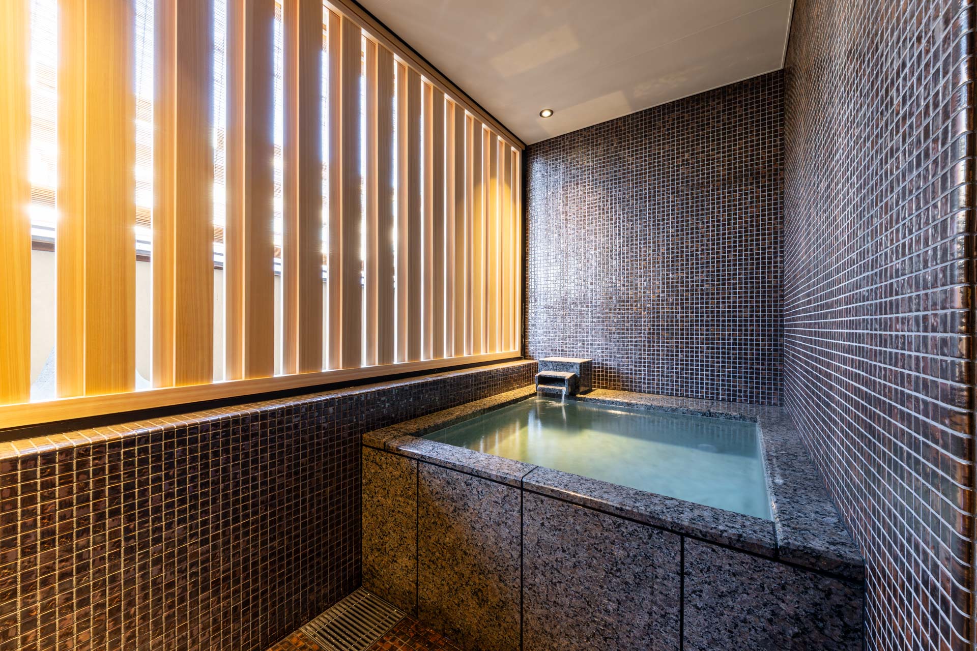 半露天風呂付ハイグレードツイン