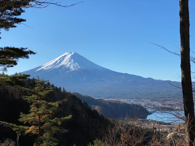 母の白滝駐車場からの富士山と河口湖