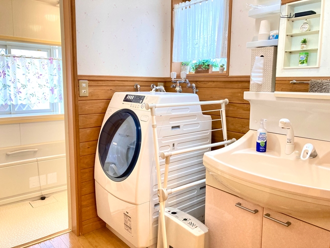 大人数用棟　洗面脱衣室＆乾燥機能付き全自動洗濯機