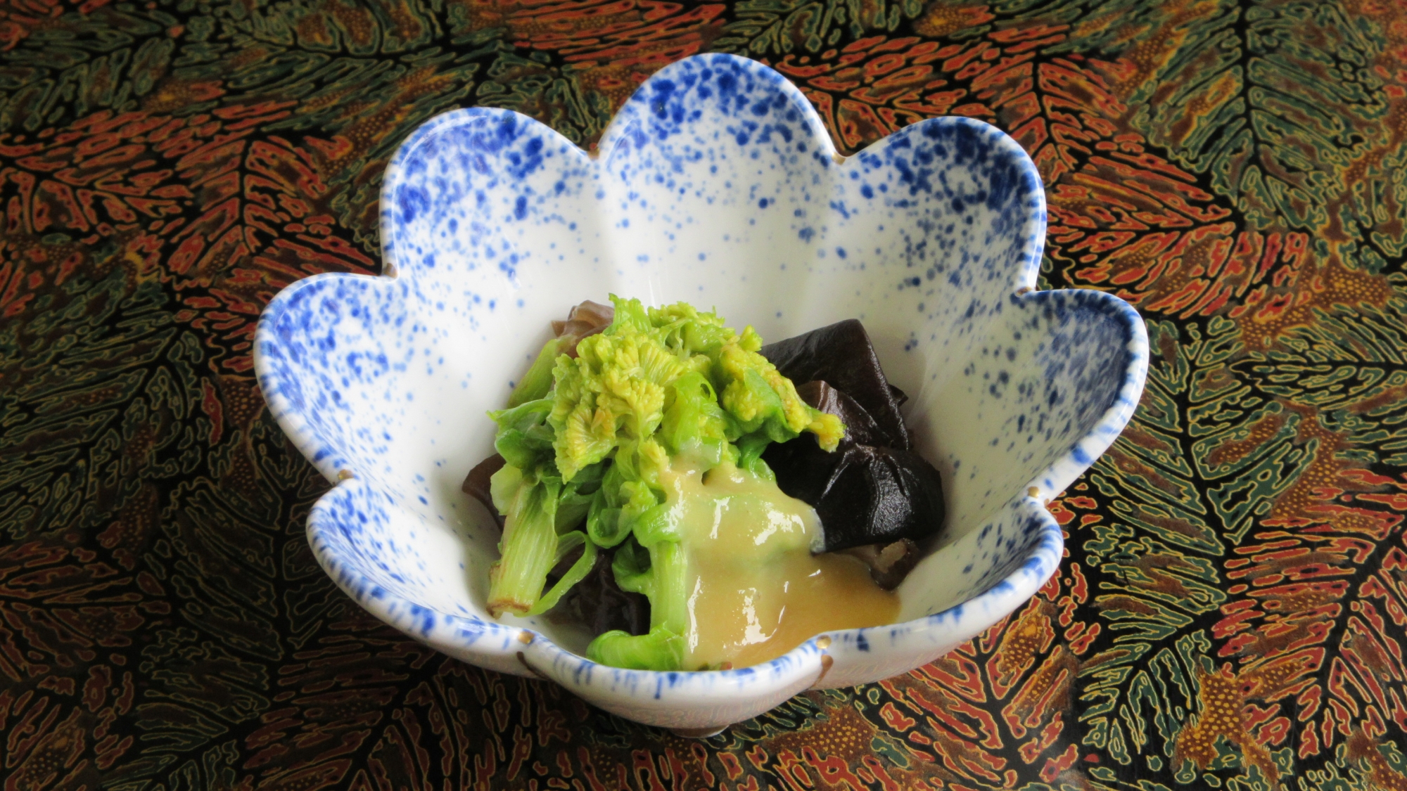 *新鮮な山菜をお楽しみ下さい。