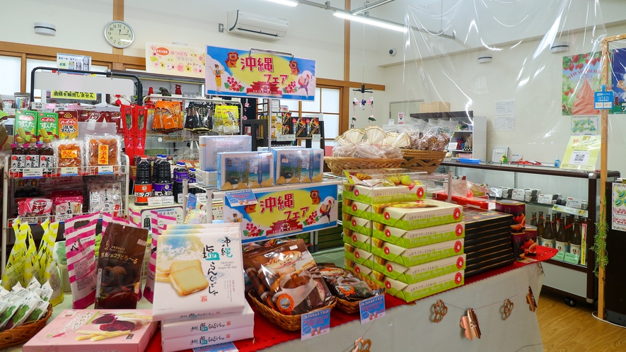 #売店　売店ではフェアを開催し日本全国の商品を販売しています♪