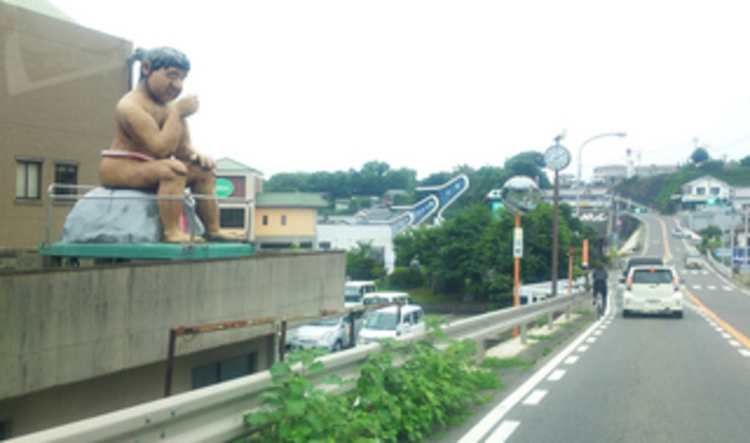 みそ五郎の居る南島原市役所（島原方向→口之津方面へ向かう写真）