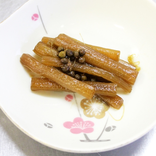 【夕食一例】フキの山椒風味