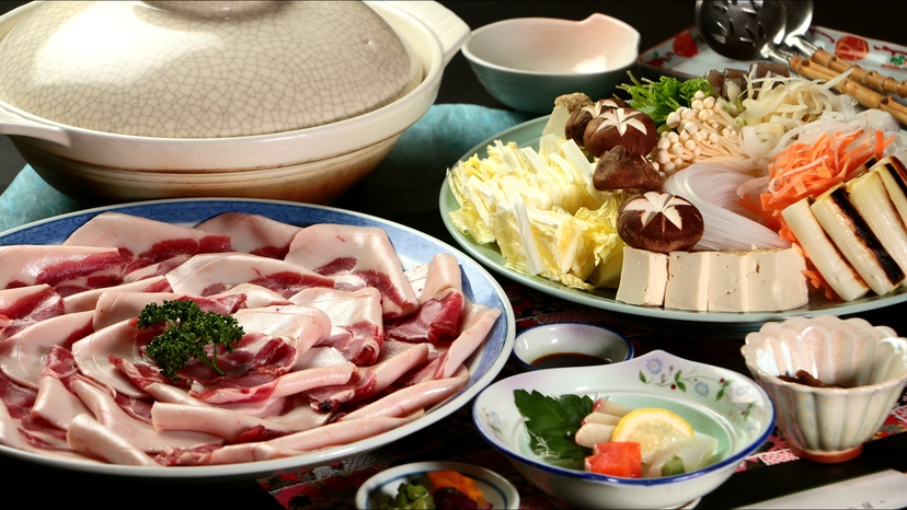 【ぼたん鍋】冬季限定！丹波篠山名物のぼたん鍋を、当館オリジナルの赤味噌ベースのお出汁で！