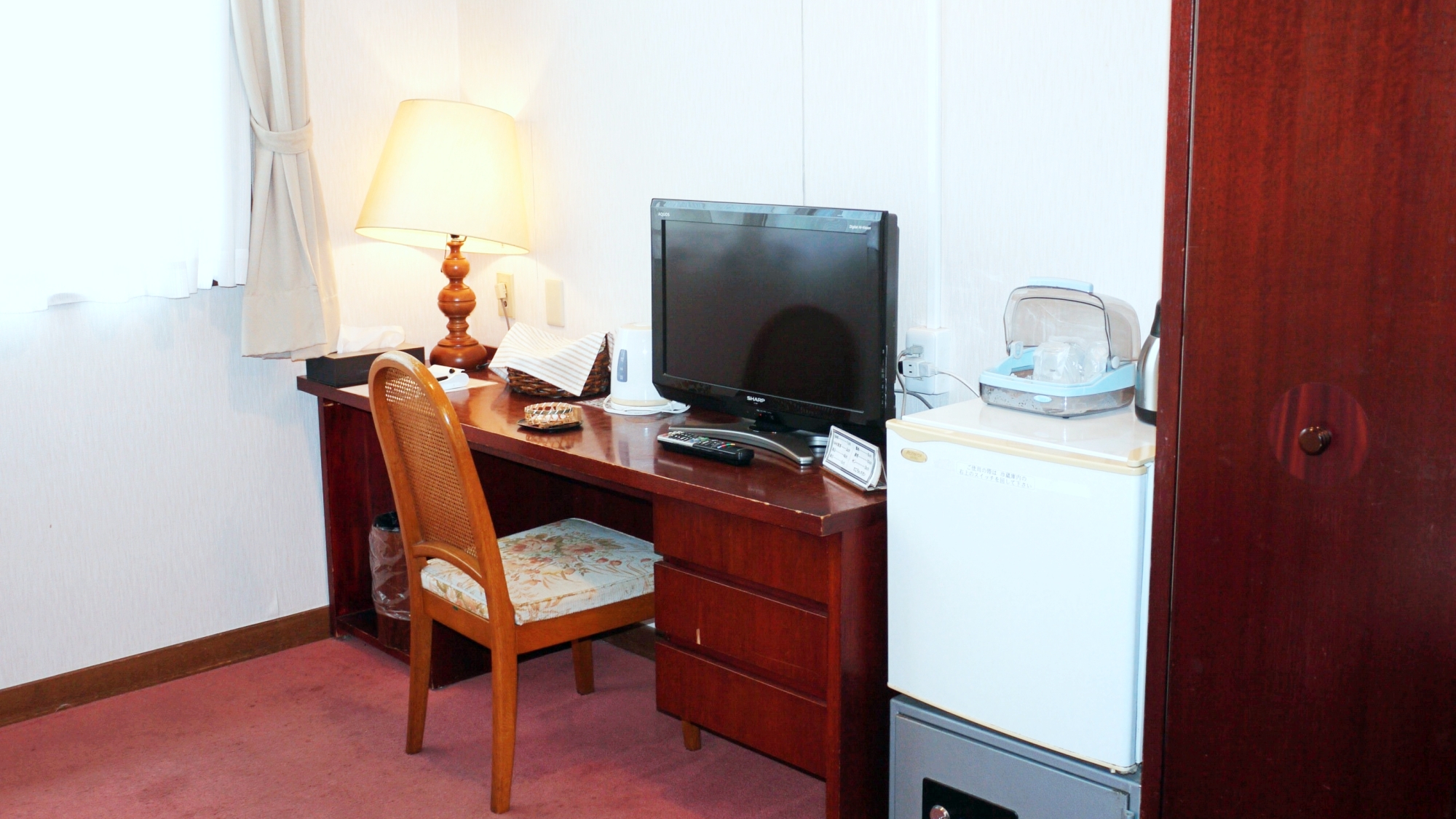 *【洋室ツイン（ユニットバス付）】コテージ内にある洋室と本館の洋室がございます。