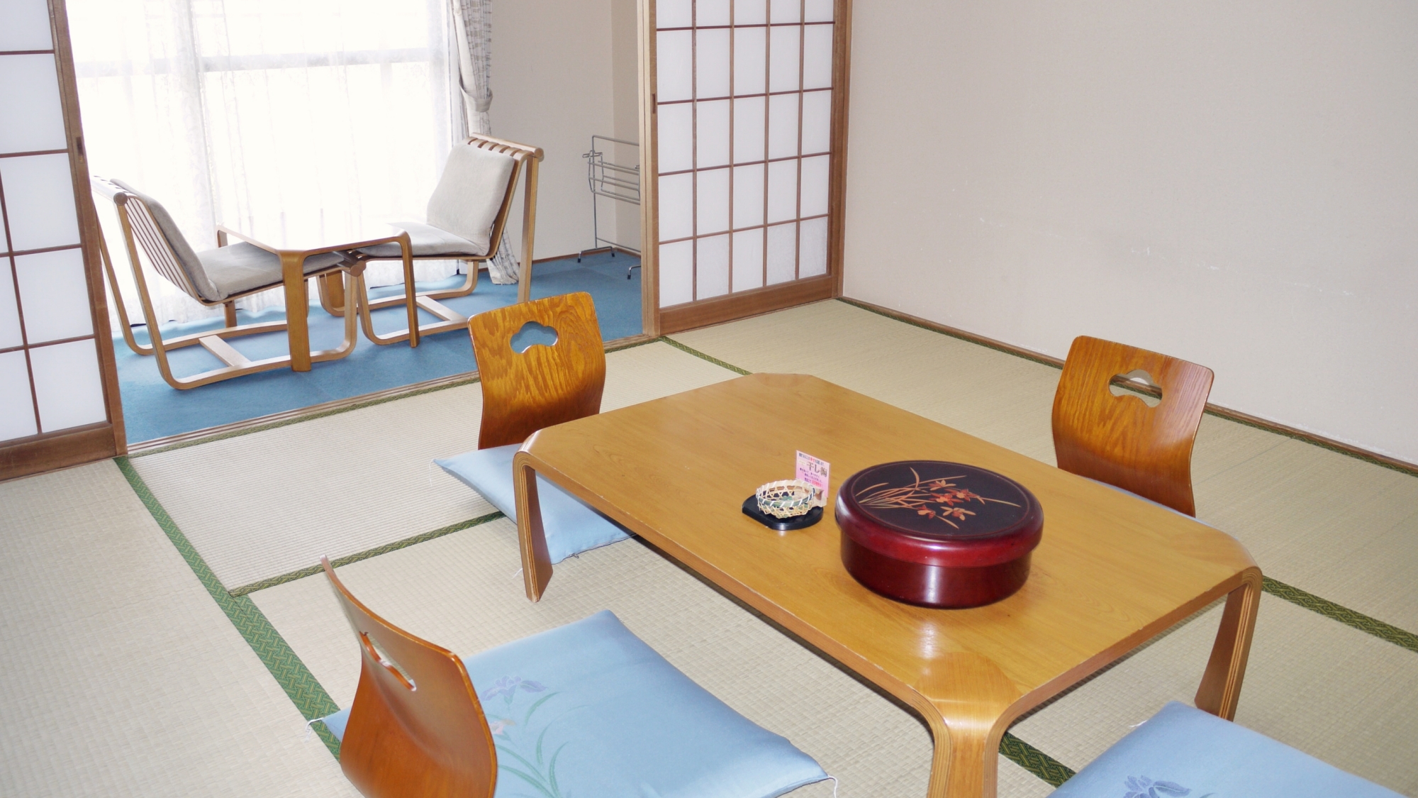 *【本館和室（トイレ・洗面付）】足をゆったり伸ばせる和室のお部屋。お風呂は大浴場をご利用下さい。