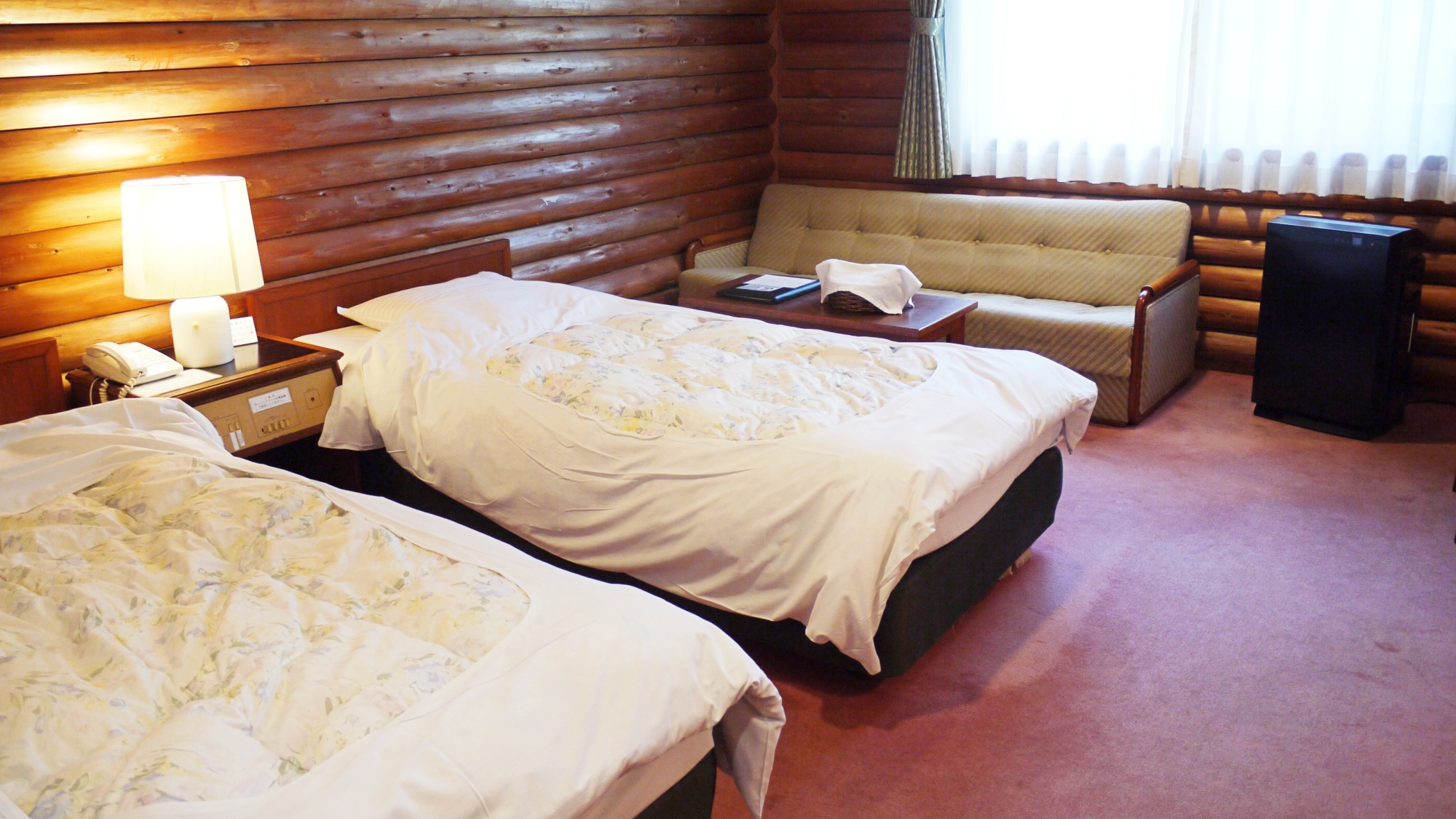 *【洋室ツイン（ユニットバス付）】コテージ内にある洋室と本館の洋室がございます。