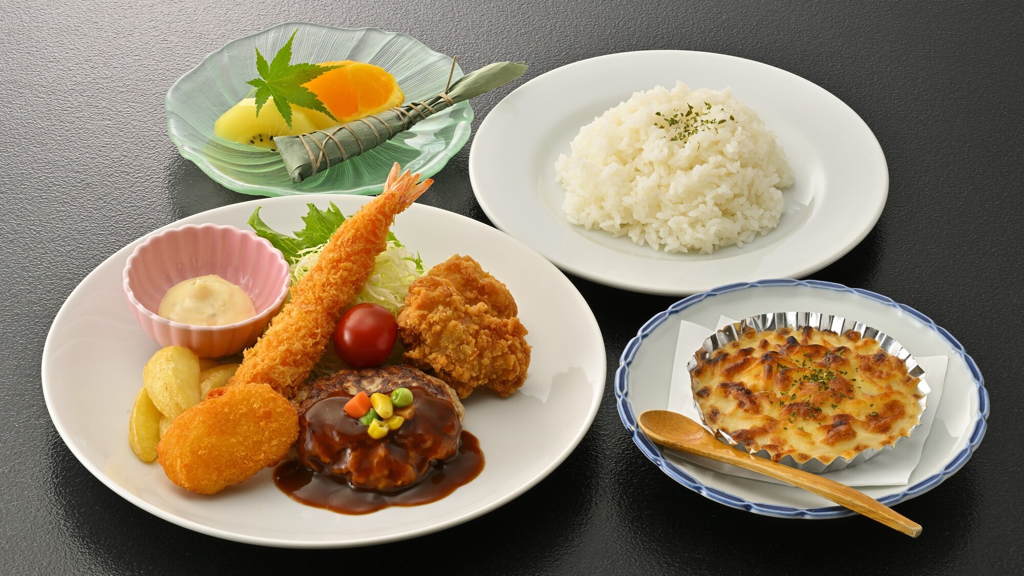 お子様夕食イメージ※季節によってメニューが異なる可能性がございます。