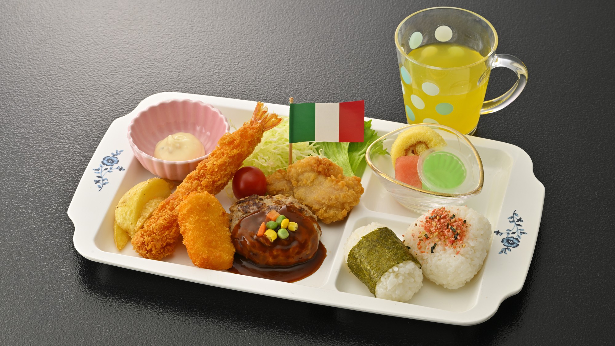 お子様夕食イメージ※季節によってメニューが異なる可能性がございます。