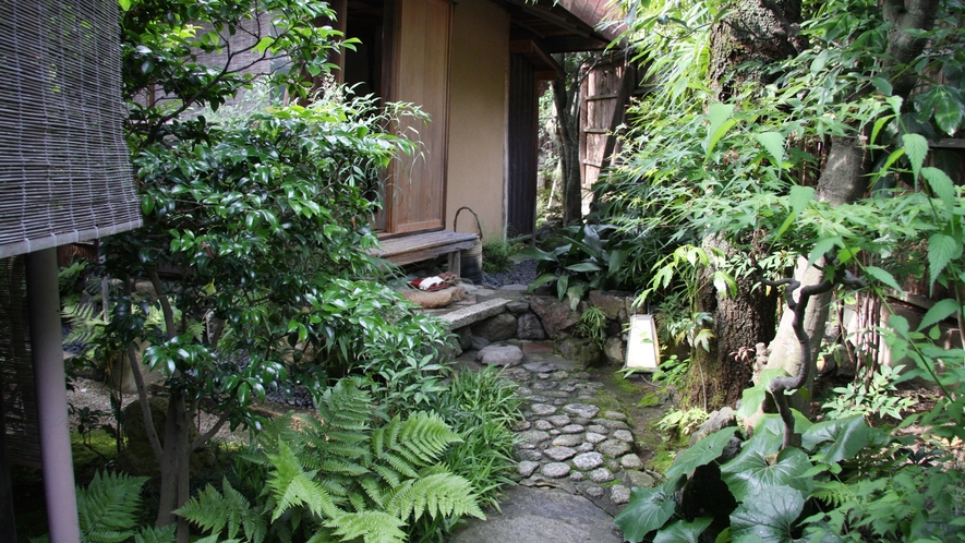 *【館内】東山の祇園(ねねの道至近)にあり、観光名所にも食事にもベストな場所！