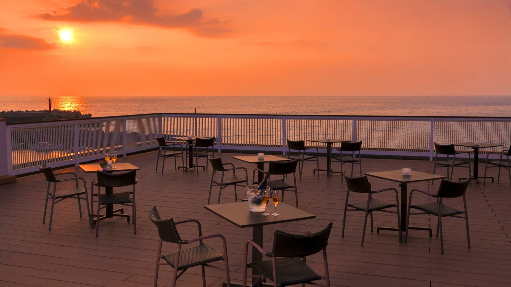 東シナ海に入る夕陽が一年中見られます