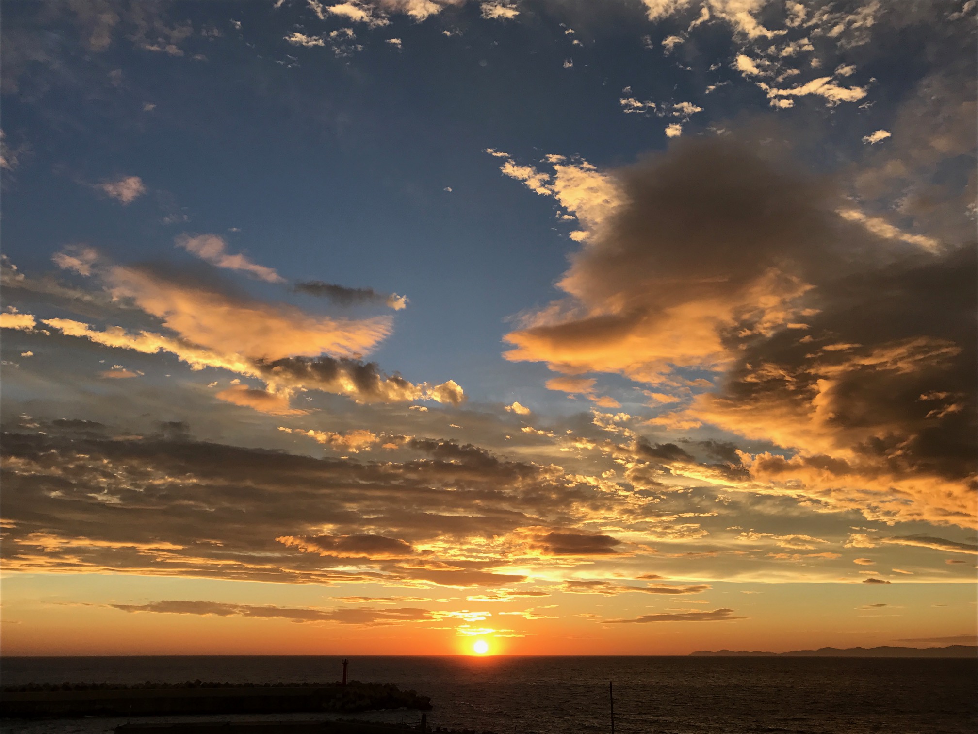 東シナ海に沈む夕陽