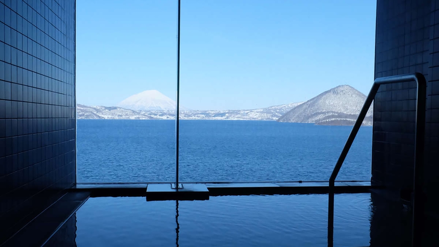 【貸切風呂】最上階から冬の絶景とかけ流しの天然温泉をひとりじめに。