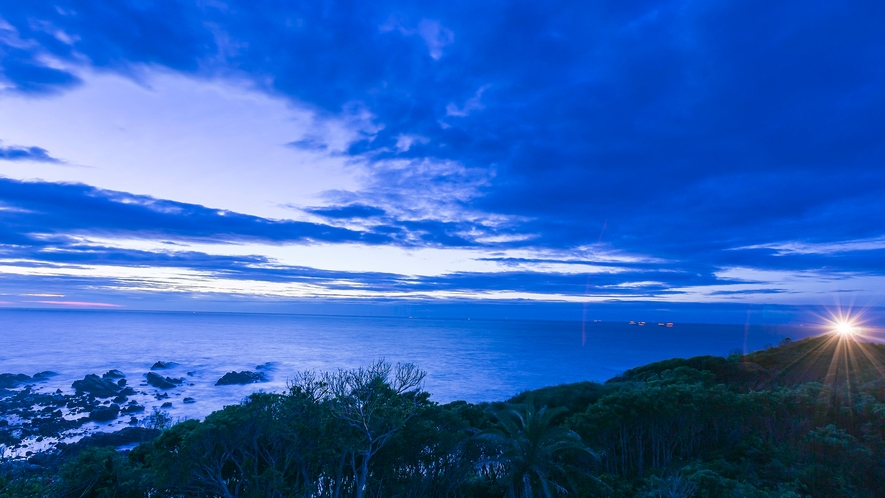 ・【周辺】最高の朝日と夕日が両方見られる絶景スポットがすぐ傍にあります