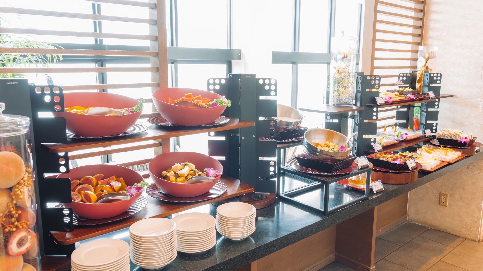 朝から 20種類 の 『瀬長スイーツ』 を堪能