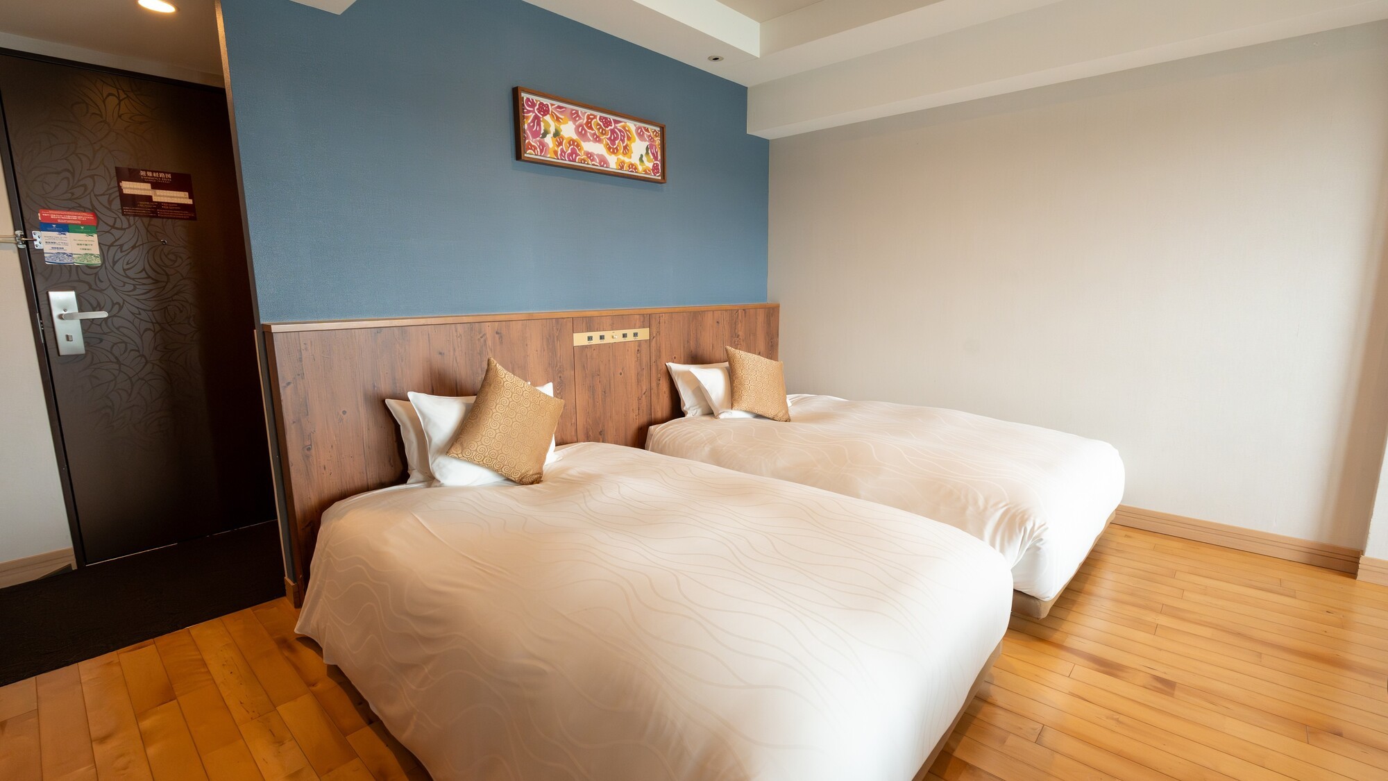 ベッド幅は122cmで快適に過ごせる広さ