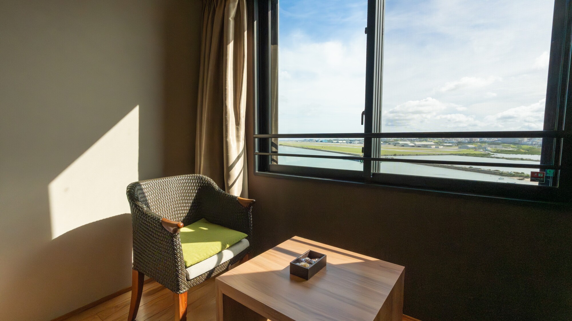 あなただけの窓辺の特等席でゆったりと