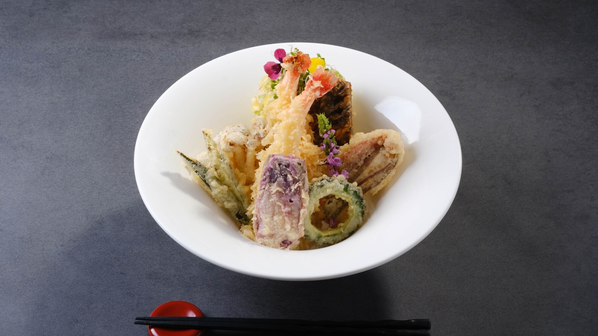 メイン 海老・島魚・島野菜を豪快に楽しむ琉球天丼
