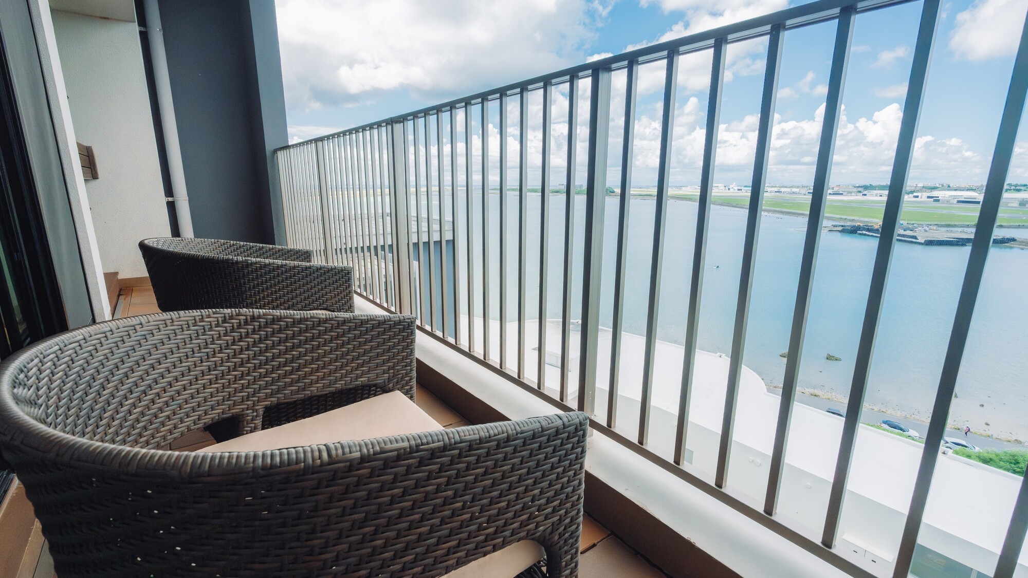 極上のリゾートタイムを過ごすプライベートバルコニー