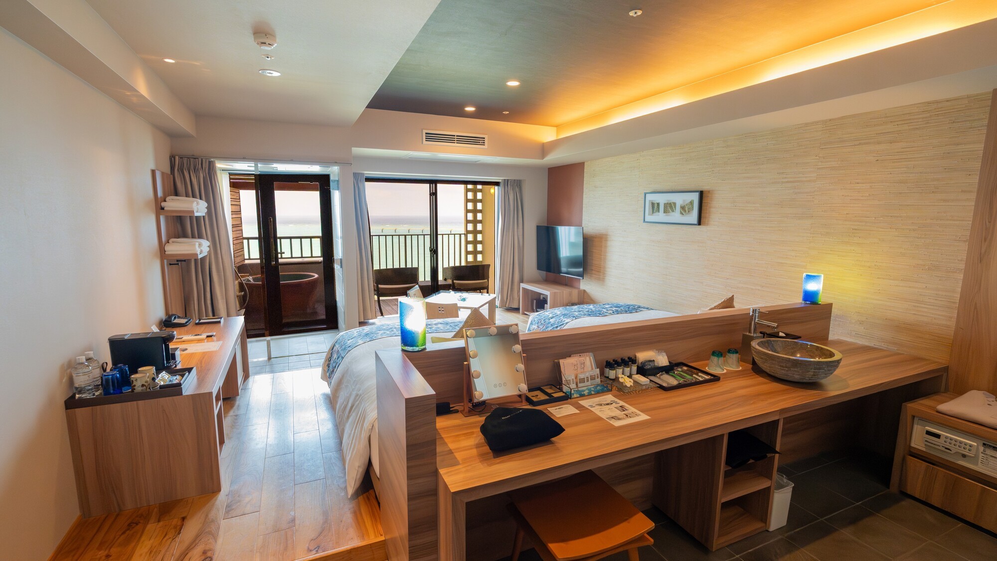 木目調のデザインが穏やかで落ち着いた雰囲気を演出