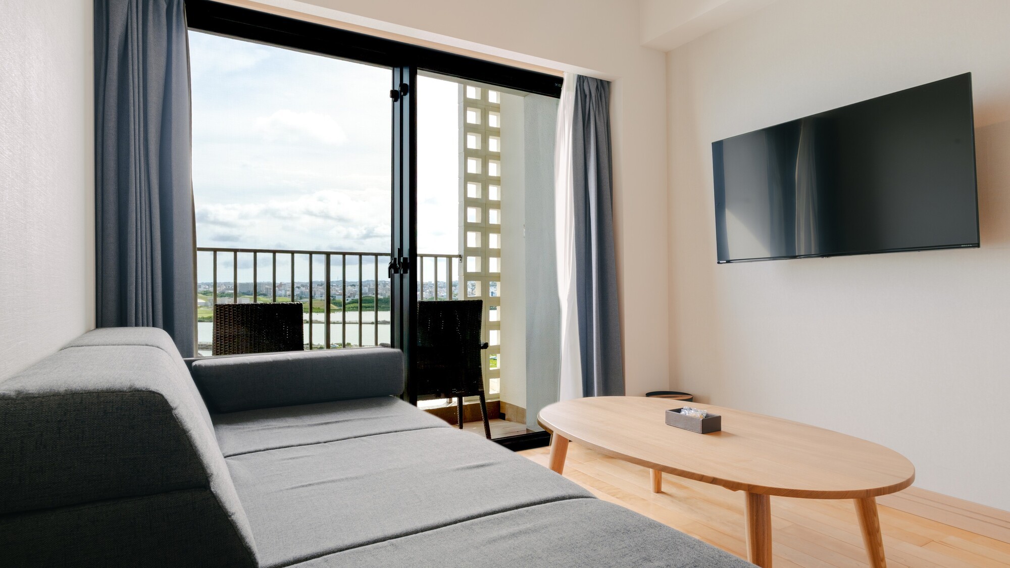 くつろぎのソファスペースを完備