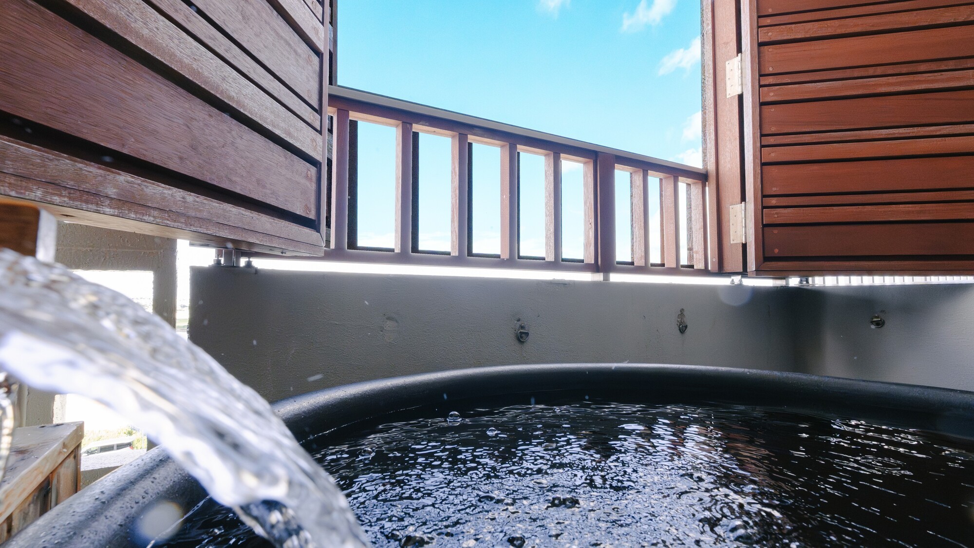 開放的なプライベート空間の露天風呂
