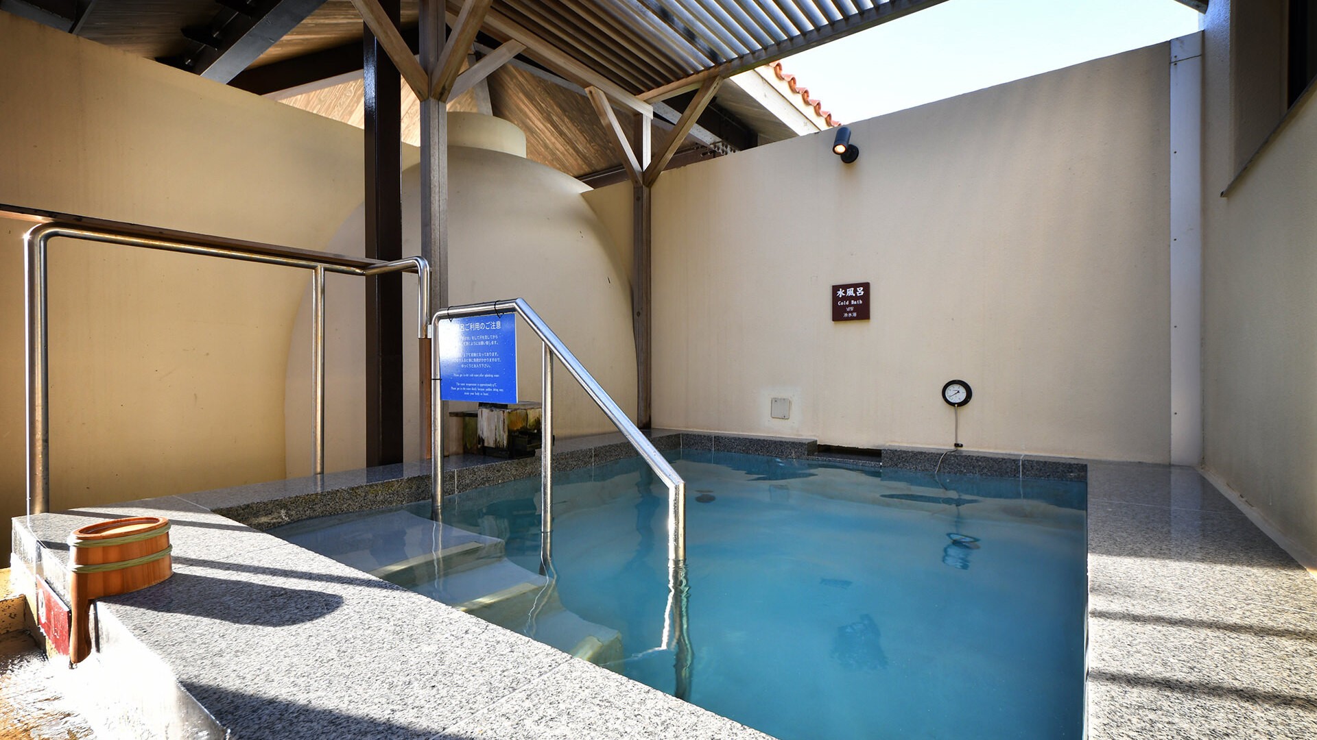 水風呂　ナノ水を使用した水温は17度前後