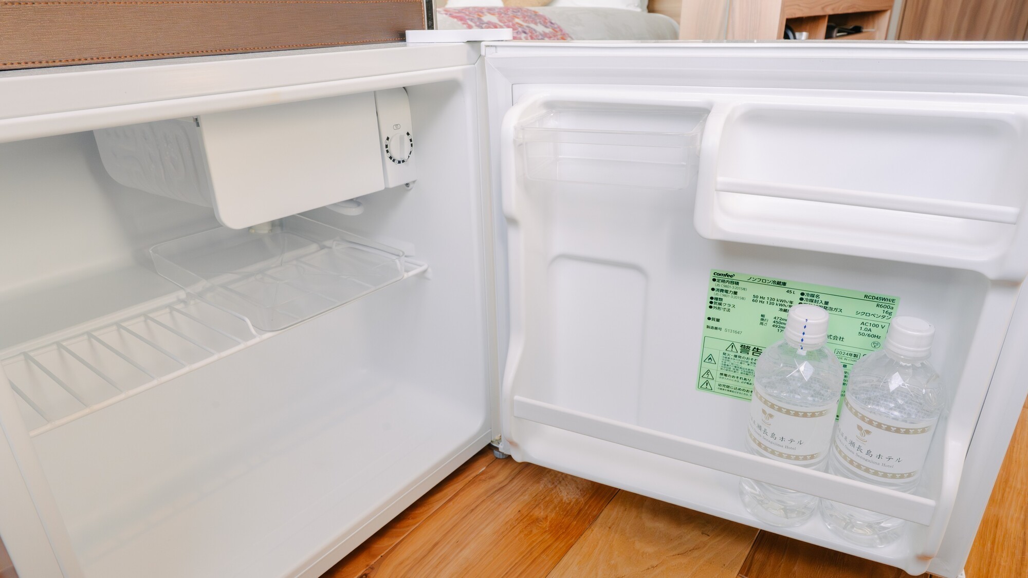 無料のミネラルウォーターを備え付けております