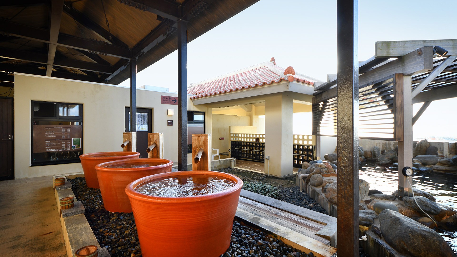 贅沢な温泉の一人風呂気分を味わえる壺湯