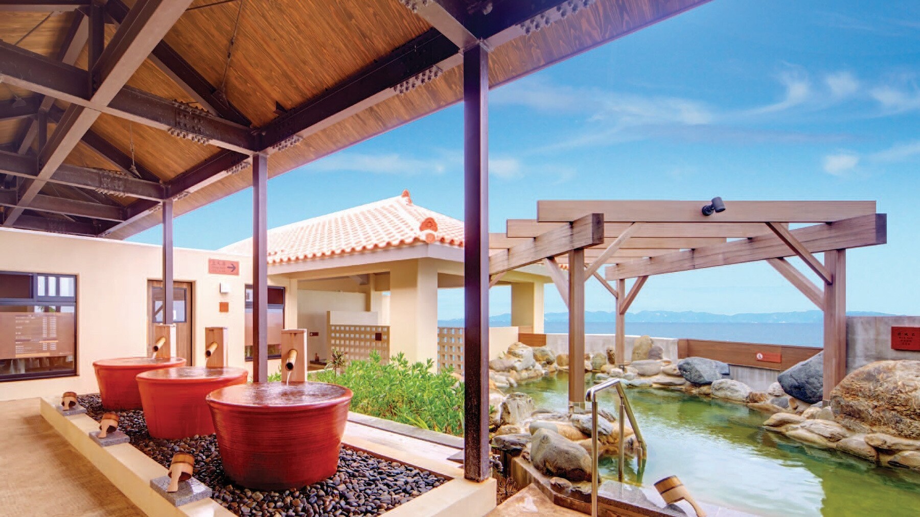 瀬長島温泉 龍神の湯　泉質ナトリウム塩化物-強塩泉