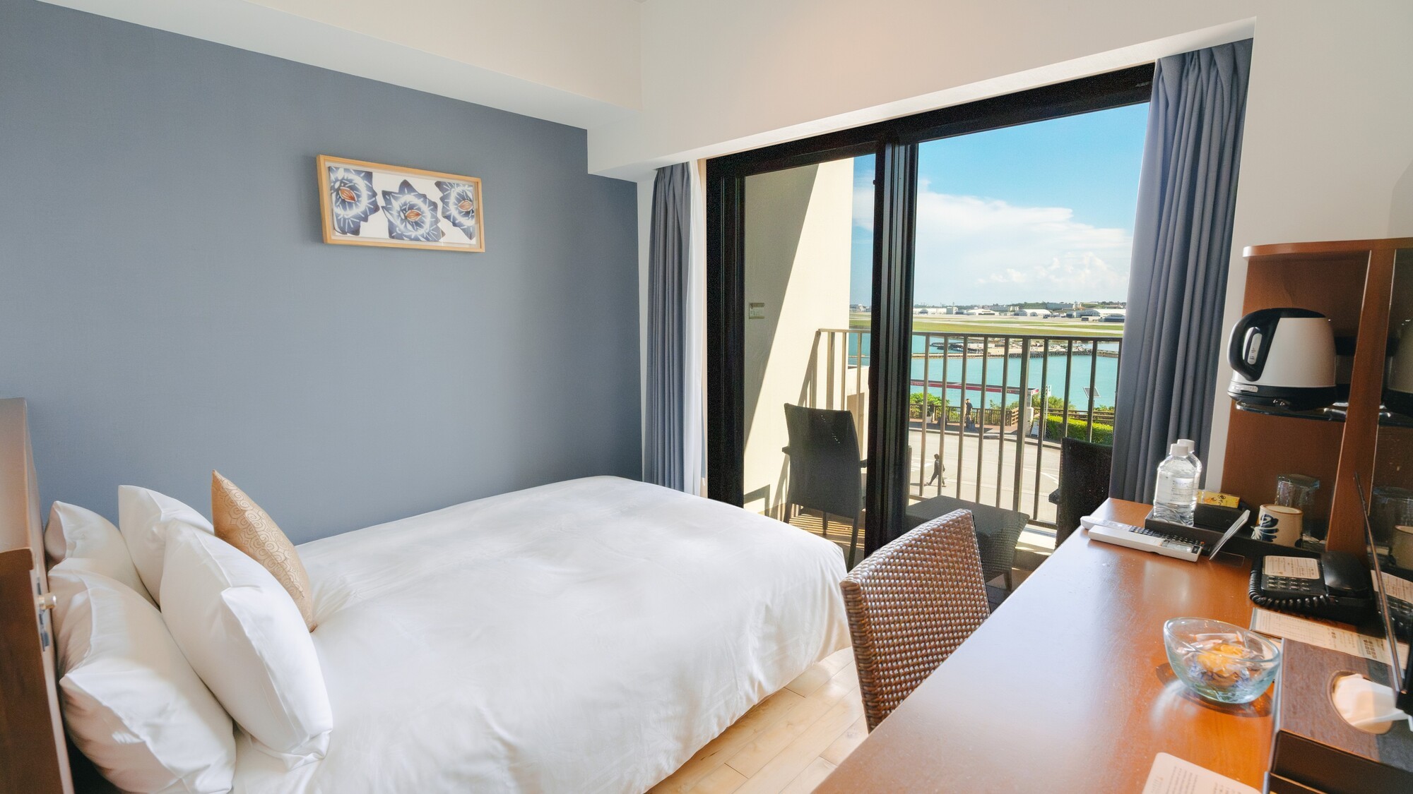 17.72㎡　ダブルベッド1台（ベッド幅140cm）