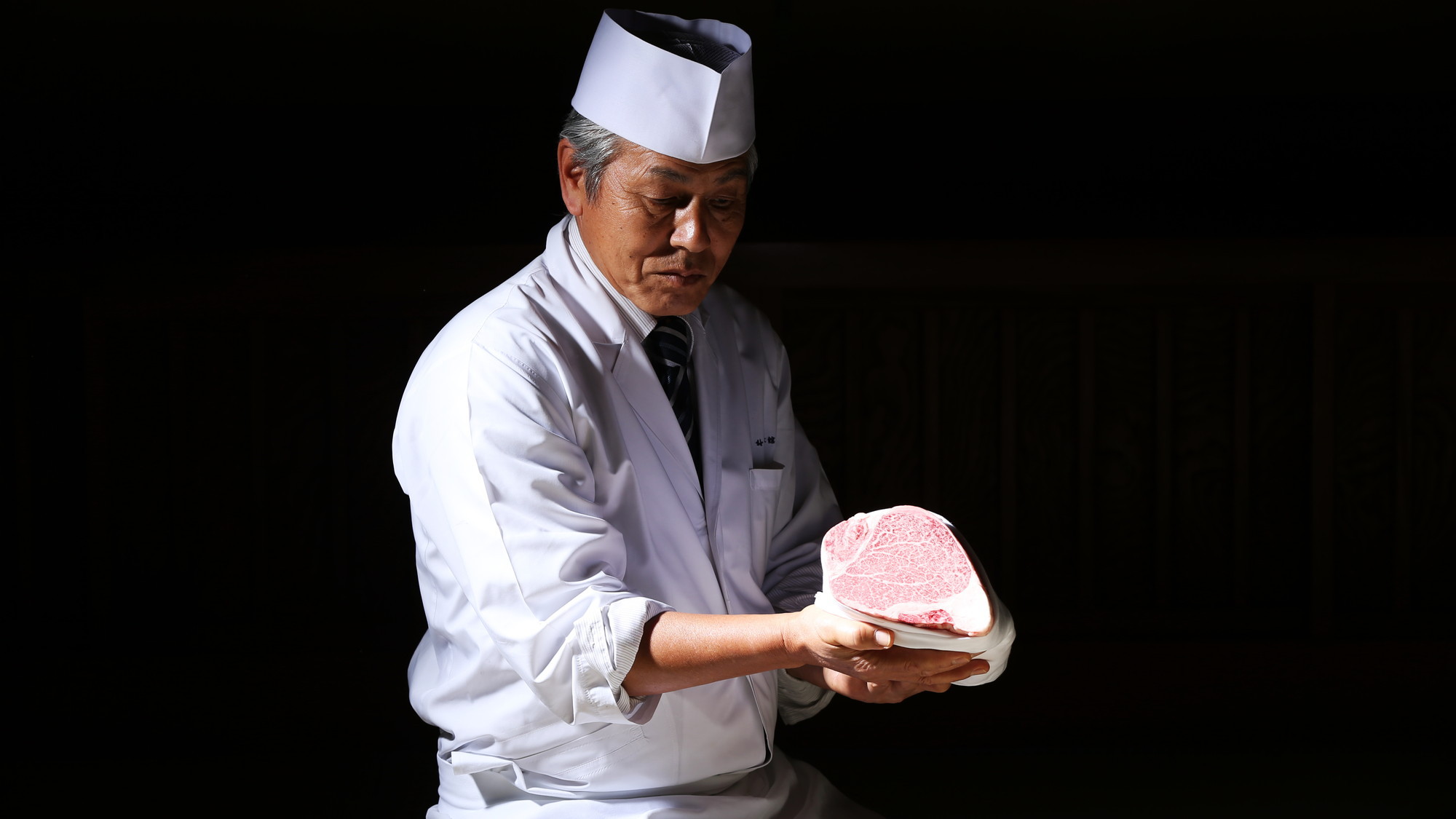 【西村屋総料理長おまかせ特別会席×夕食個室ダイニング又は小宴会場】鮮魚お造り盛合せ・但馬牛・精選食材