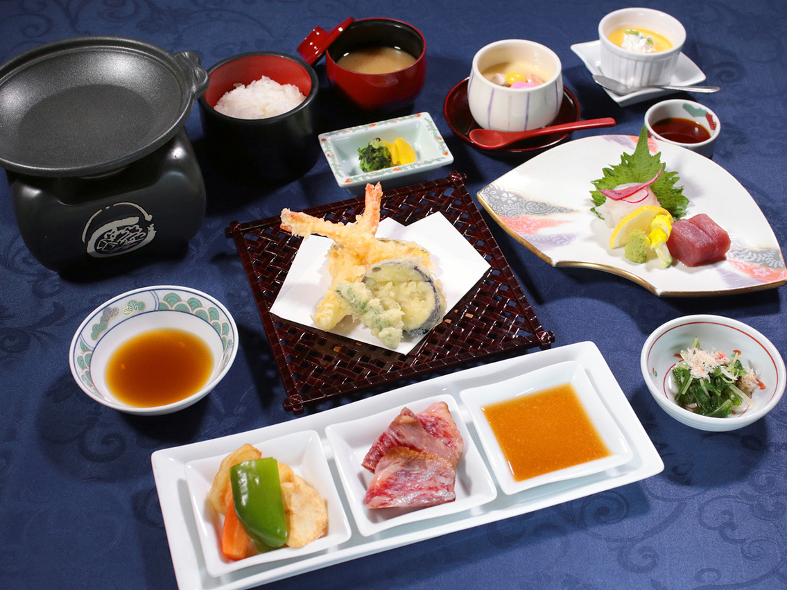 【二食付】国産牛フィレ陶板焼きと旬魚の造り・胡麻油香る天婦羅を味わう「雷神＜らいじん＞」プラン