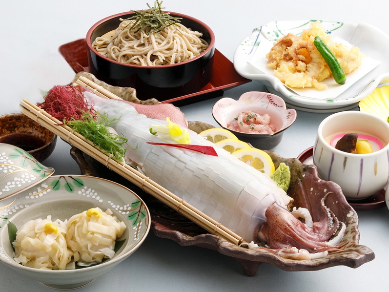 【二食付】玄界灘剣先イカ姿造りと船上沖漬け★九州博多ならではの最高に美味しい玄界灘産剣先イカプラン