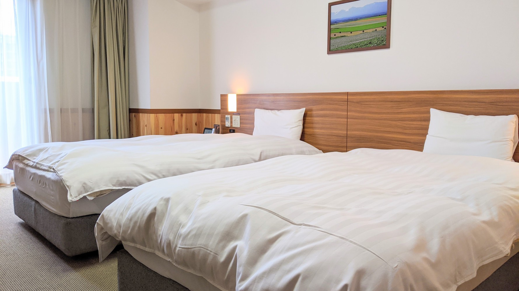 ◆ラージツイン【禁煙】（サータ社製ベッド110×200センチ）27.4平米