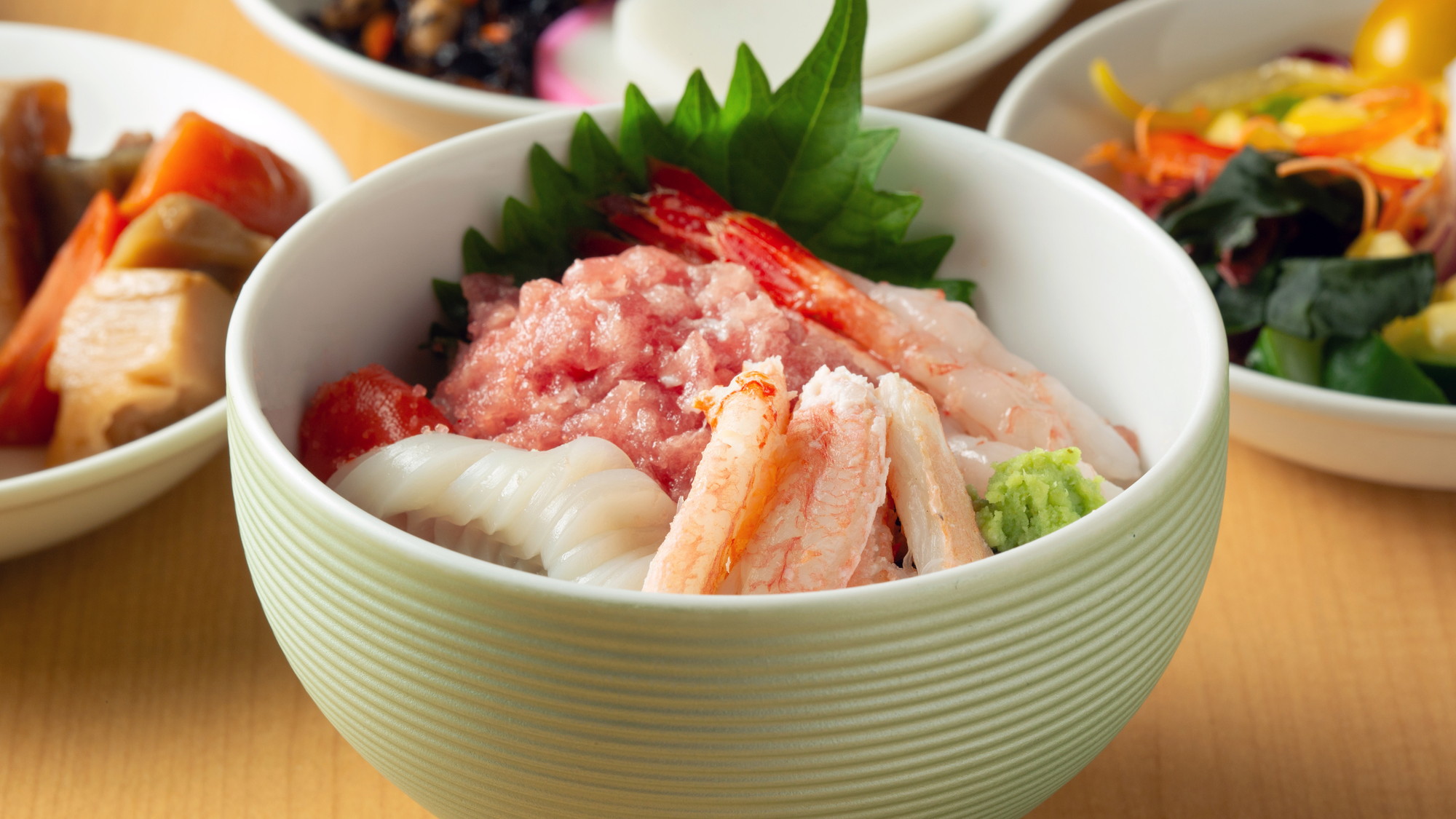 お好みの海の幸を乗せてつくる海鮮丼がおすすめ！朝からちょっぴり贅沢な朝食をお召し上がりください♪