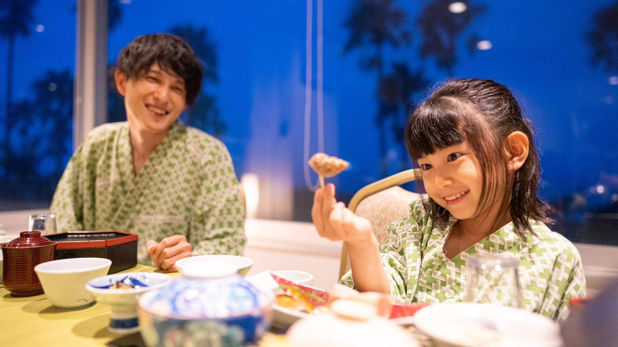 【7月20日限定】山川みなと祭り！花火が見えるダイニング席確約♪黒牛＆黒豚を食べ比べ■飲み放題付