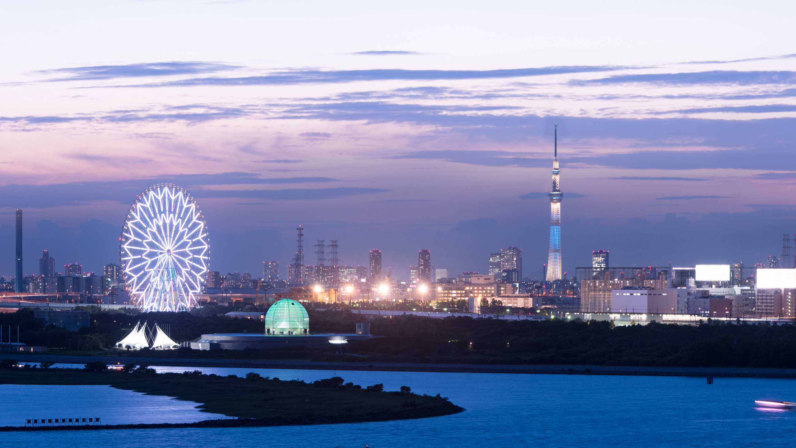 新客室オープン！ゆったり過ごせるデラックスルーム★室数限定★高層階で景色も抜群（朝食ビュッフェ付き）