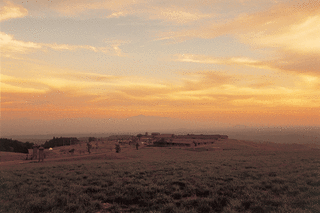 外観　夕景